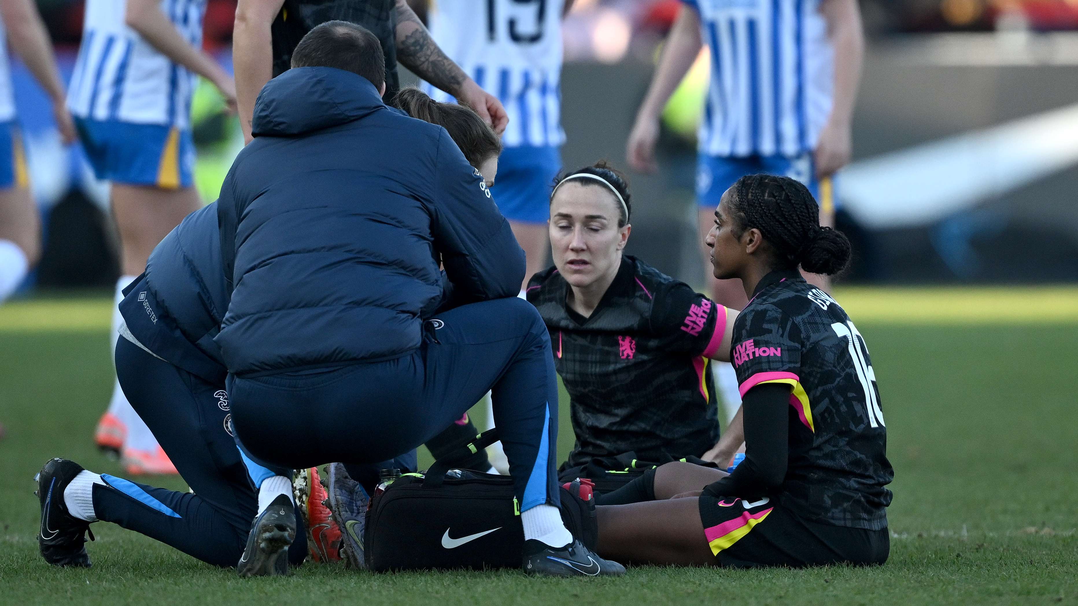 着皮球的同 着皮球的同